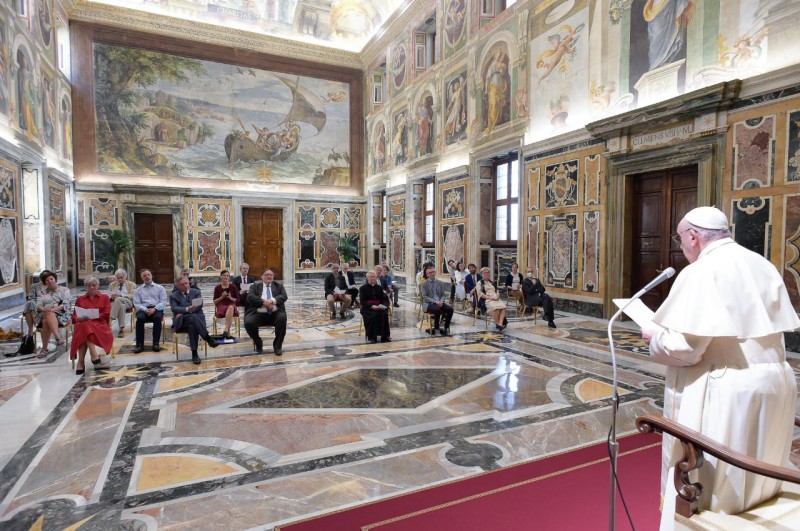 Pidato Paus Fransiskus Kepada Staf Editorial Majalah Mingguan “Tertio”&nbsp;(Belgia)